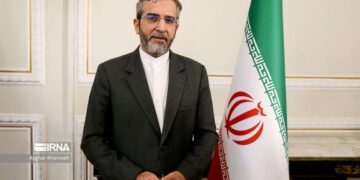 چشم انداز سیاست خارجی در پرتو نظم جدید جهانی