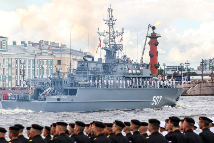 ایران در رژه روز نیروی دریایی روسیه