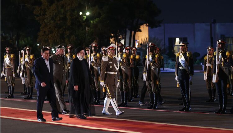 عضویت ایران در بریکس: چالش ها و مزیت ها