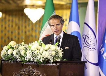 گروسی: بیانیه مشترک می‌تواند مسائل باقیمانده با ایران را حل کند