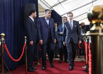 فرصت طلایی برای اعتمادسازی؛ گروسی در دوراهی مأموریت فنی یا سیاسی‌کاری